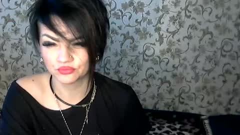 black_hot_01 online show from October 31, 9:02 am