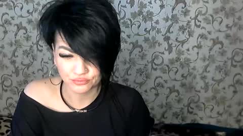 Snapshot of black_hot_01 chatting on October 6, 6:30 am black_hot_01 online show from October 6, 6:30 am