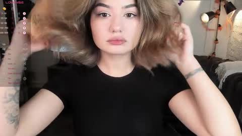 Snapshot of black_pant3r chatting on October 22, 2:49 am Mon Mon online show from October 22, 2:49 am