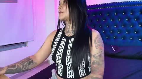 Snapshot of black_roseee chatting on September 23, 3:37 am Rousse online show from September 23, 3:37 am