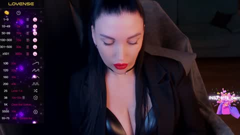 Snapshot of blackberry_star chatting on December 12, 8:25 am blackberry_star online show from December 12, 8:25 am