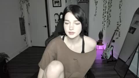 Ella online show from January 13, 12:05 am