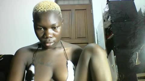 blackmarvel02 online show from December 1, 4:05 am