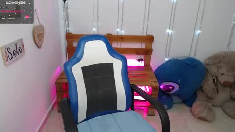 blackqueen_18 online show from December 13, 3:05 am