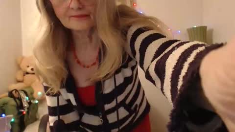 blairfort online show from December 18, 8:57 pm