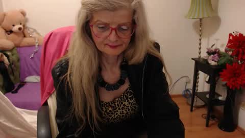 blairfort online show from December 5, 3:59 am