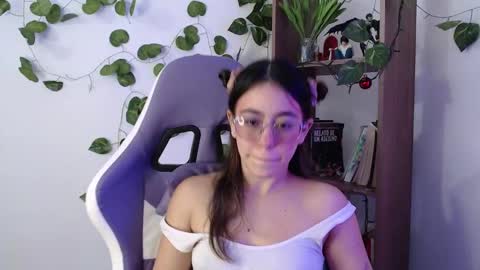   online show from March 3, 12:31 pm