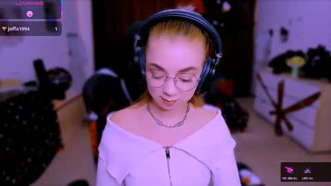 Nicole online show from October 22, 11:59 am