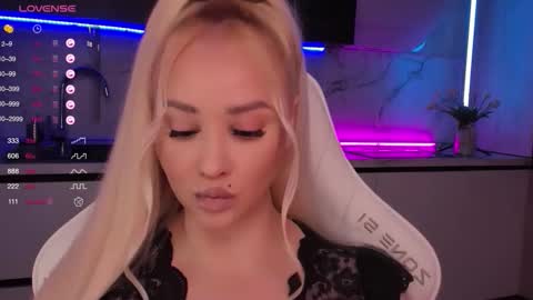 Lana online show from October 16, 7:11 am