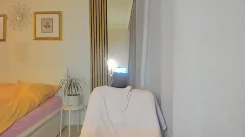 Nicole online show from February 9, 4:07 pm