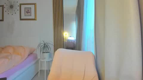 Nicole online show from February 9, 5:50 am