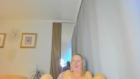 Nicole online show from January 31, 6:24 am