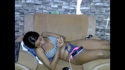 blonde_creamy online show from April 22, 2:52 am