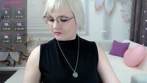 Blonde woman X online show from January 31, 6:24 am