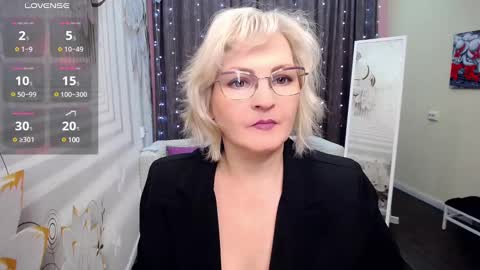 Blonde woman X online show from December 23, 6:00 am