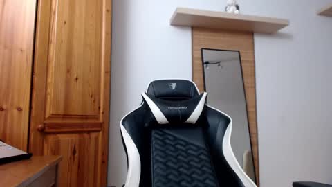 blondyelena online show from February 25, 6:23 pm