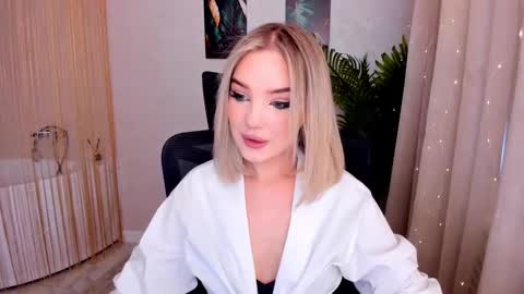 Sophia online show from March 1, 11:39 am