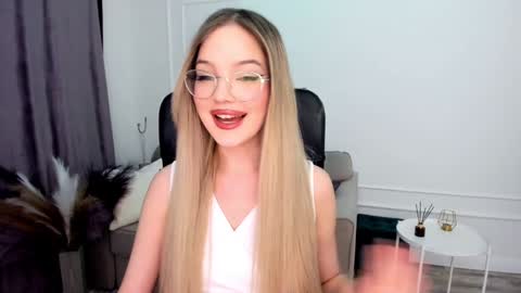 Sophia online show from January 19, 8:09 pm