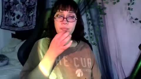 blue katt online show from December 4, 9:26 pm