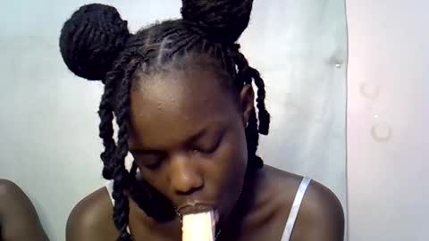 blue_savagee online show from October 16, 8:00 pm