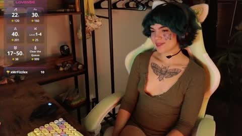 Blue online show from December 13, 4:43 am