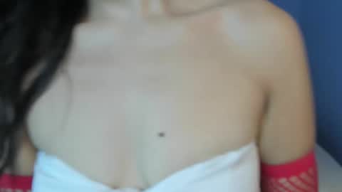 Snapshot of bluee_lov chatting on September 20, 3:27 am bluee_lov online show from September 20, 3:27 am