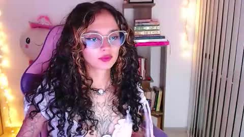 Im Abril .. Nice to meet you  thumb up me please its important  INDEPENDENT MODEL online show from March 27, 3:19 am