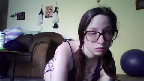Blueeyedbeauty online show from May 1, 12:47 am