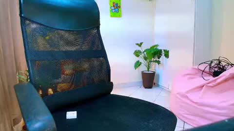 FLORAA online show from February 25, 5:44 pm