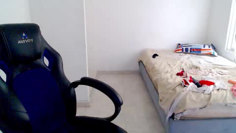  Hey guysI am BrendaWelcome my room online show from December 18, 9:52 pm