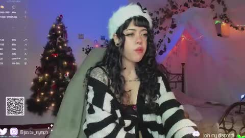 Snapshot of blushing_nymph chatting on December 22, 3:11 am Im Nym Justa nymph on twitter and IG online show from December 22, 3:11 am
