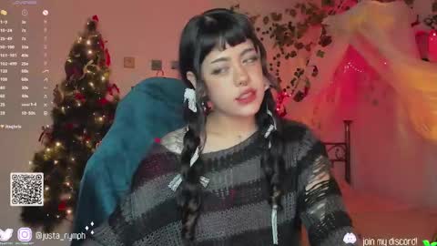 Snapshot of blushing_nymph chatting on December 19, 2:12 am Im Nym Justa nymph on twitter and IG online show from December 19, 2:12 am