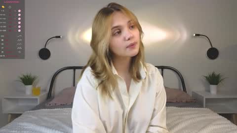 Erica online show from December 17, 4:32 pm