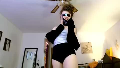 Snapshot of bombshellbaeby chatting on October 12, 9:12 am BombshellBaeby online show from October 12, 9:12 am