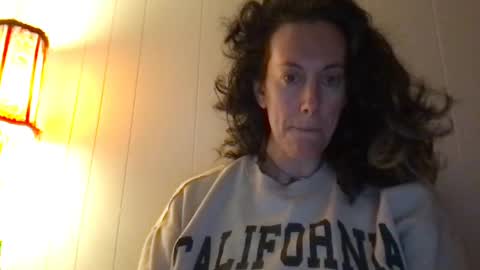 Snapshot of bonfirebonnie chatting on February 9, 11:36 pm Bonnie online show from February 9, 11:36 pm