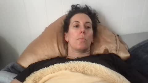 Snapshot of bonfirebonnie chatting on January 19, 7:26 pm Bonnie online show from January 19, 7:26 pm