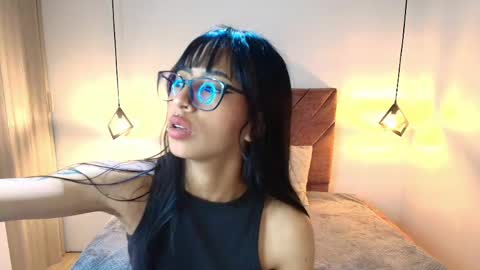 BONIE WILLS online show from May 8, 12:41 pm