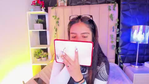 bonnali_lune online show from February 7, 7:51 pm