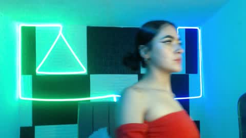 Bonnie online show from December 2, 1:57 pm