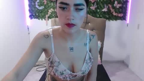 Bonnie online show from November 24, 2:19 pm