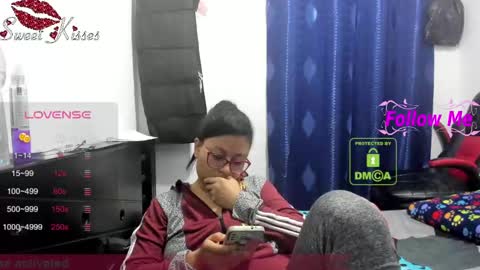 Snapshot of bonnie_lam_ chatting on February 14, 12:19 am bonnie lam hello welcome to my room I hope you have fun and you can reach your maximum pleasure here with me online show from February 14, 12:19 am