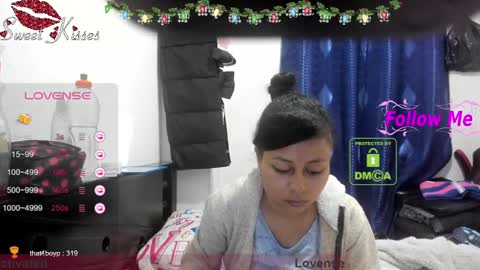 Snapshot of bonnie_lam_ chatting on January 6, 3:31 am bonnie lam hello welcome to my room I hope you have fun and you can reach your maximum pleasure here with me online show from January 6, 3:31 am