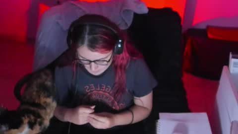 Snapshot of bonnie_moon_ chatting on October 21, 10:36 pm Bonnie Help me reach 500 likes online show from October 21, 10:36 pm