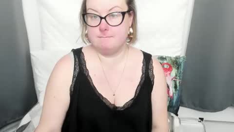 Bonnie online show from February 3, 4:43 am