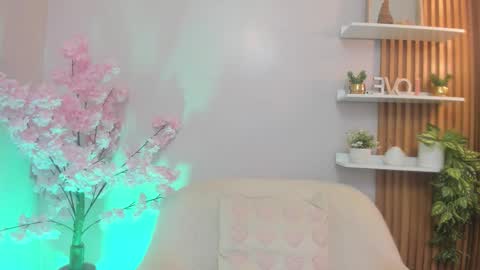 Vicky online show from December 18, 11:15 am