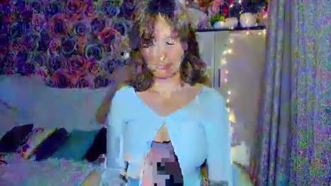 Snapshot of bonybenessy chatting on January 4, 7:23 pm Mira online show from January 4, 7:23 pm