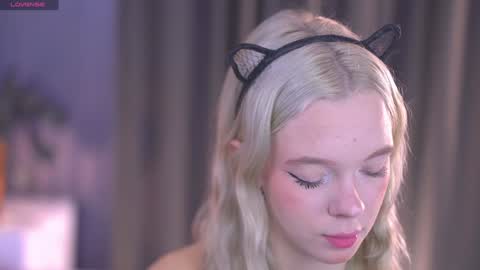 Snapshot of boobybliss chatting on October 17, 8:06 am Alina online show from October 17, 8:06 am