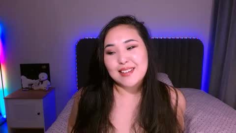 Mona online show from February 17, 7:35 pm