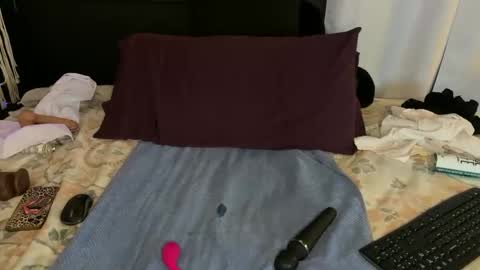 BossMom online show from November 21, 1:51 am