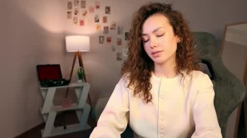 Lilly online show from November 25, 12:07 pm